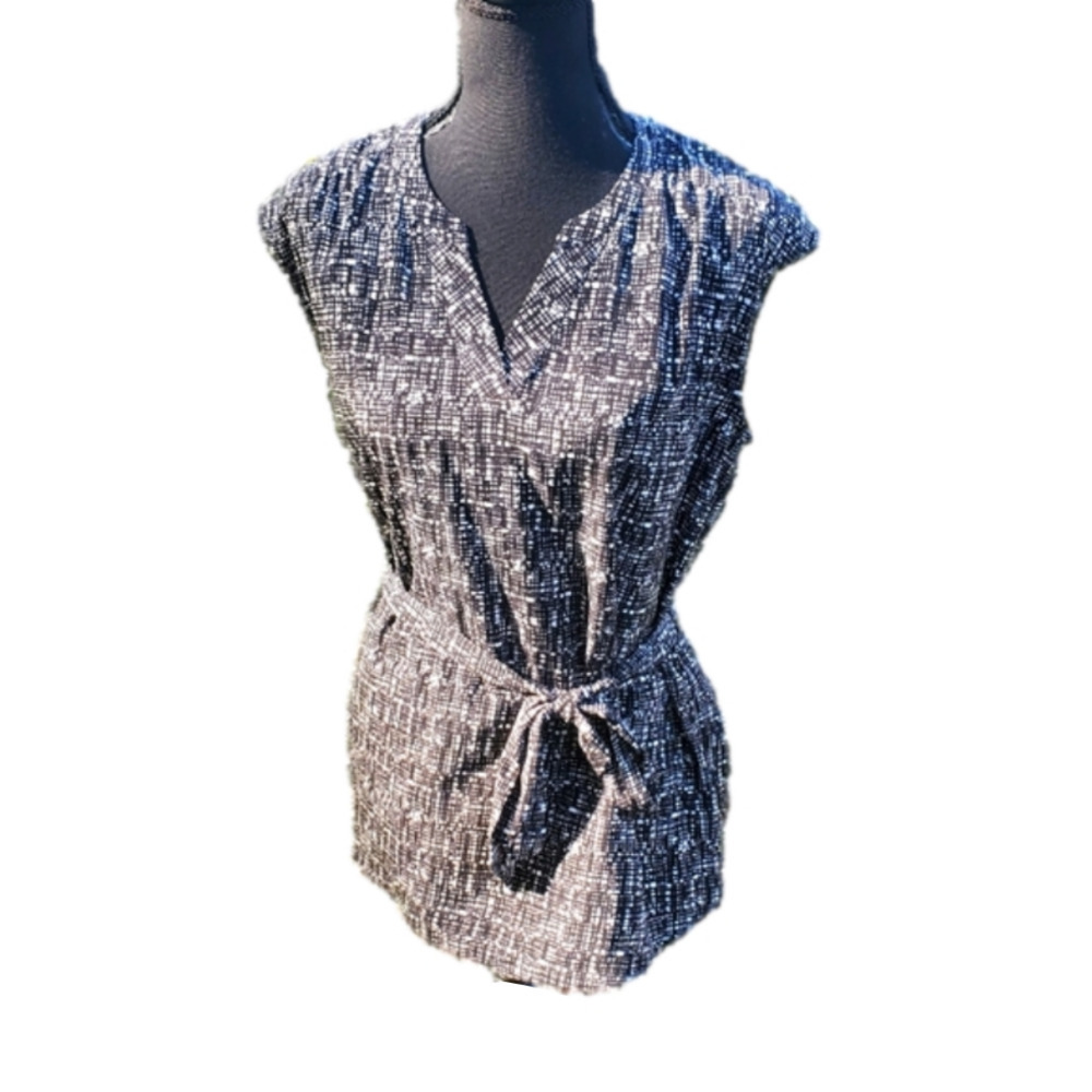 Black & white top belted NEW small